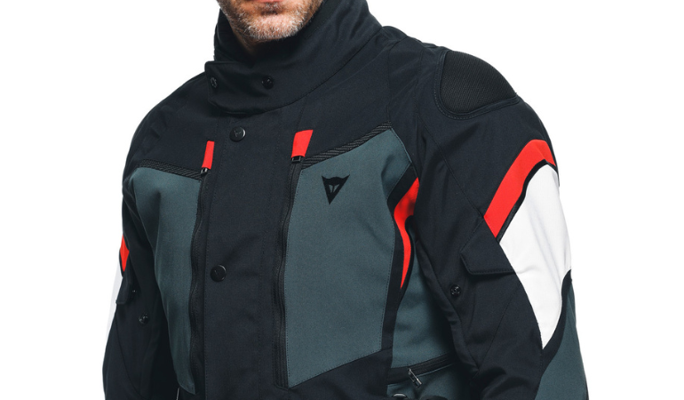 D-MANTLE FLEECE WSで快適冬ライディング｜初心者が知るべき防寒選びのコツ